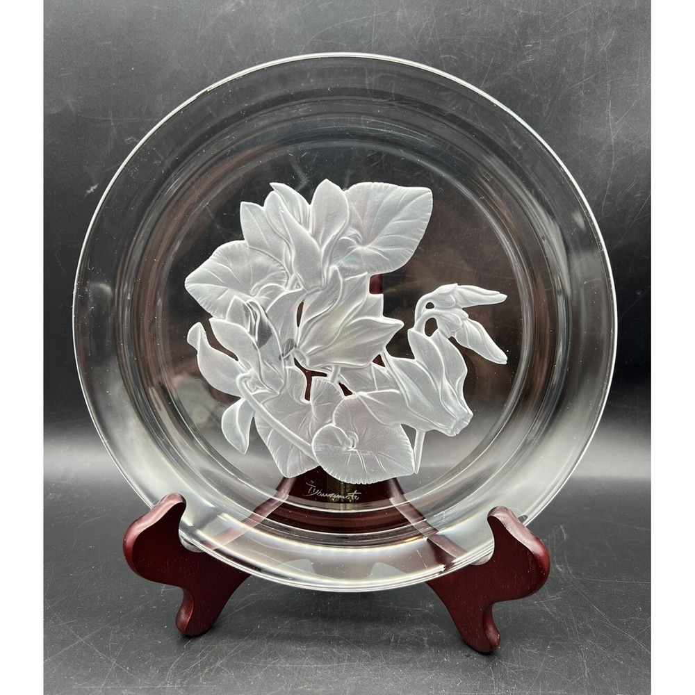 Vintage Hoya Crystal Plate Cyclamen Flower of Month December Signed T. Yamamoto